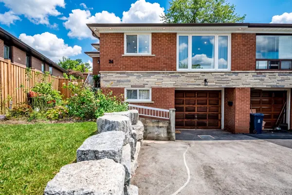 26 Dellbrook CRES, Toronto W05, ON M9L 1E2