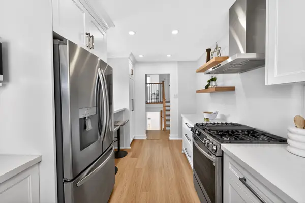 26 Dellbrook CRES, Toronto W05, ON M9L 1E2