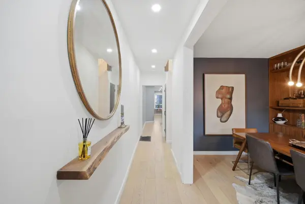 127 Ascot AVE, Toronto W03, ON M6E 1G3