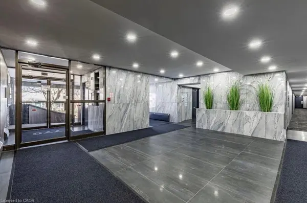 770 Hager AVE #403, Burlington, ON L7S 1X1