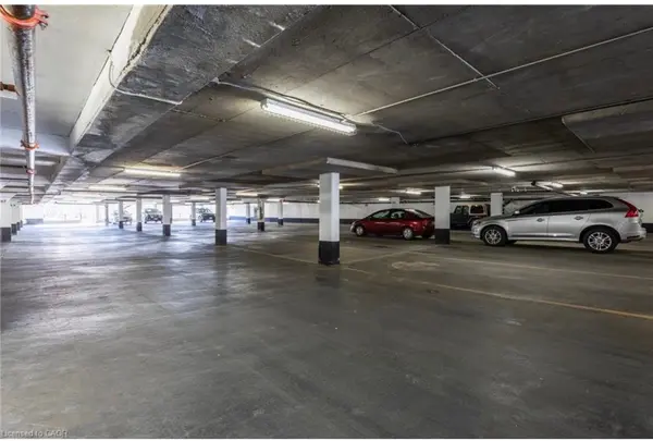 770 Hager AVE #403, Burlington, ON L7S 1X1