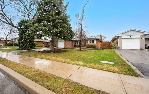 22 Arbroath CRES, Toronto W08, ON M9C 2T1