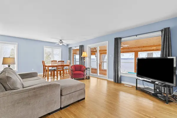 40 Ivey LN, Otonabee-south Monaghan, ON K0L 2G0