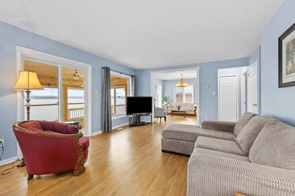 40 Ivey LN, Otonabee-south Monaghan, ON K0L 2G0