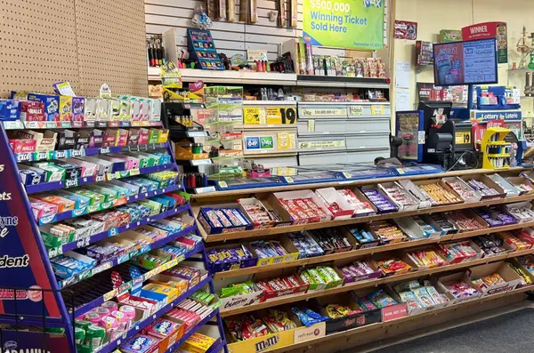 20 Woodlawn RD E #7, Guelph, ON N1H 1G7