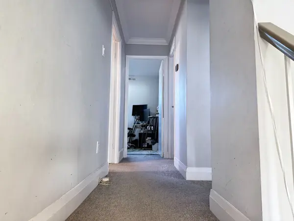 51 BIRCHVIEW DR #upper, Hamilton, ON L8T 4P6