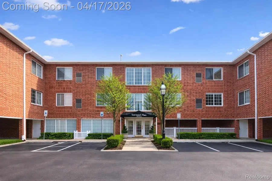 444 CHESTER ST #425, Birmingham, MI 48009