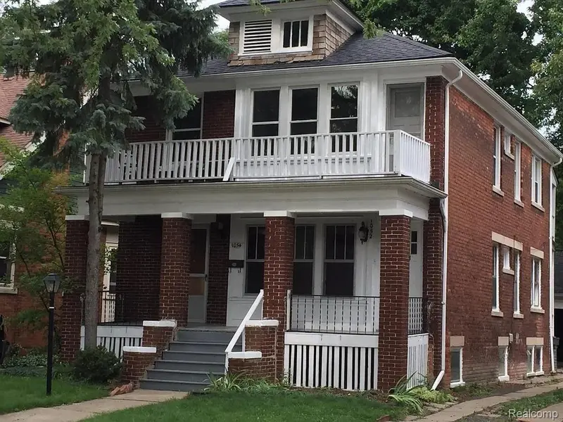 1052 BEACONSFIELD AVE., Grosse Pointe Park, MI 48230
