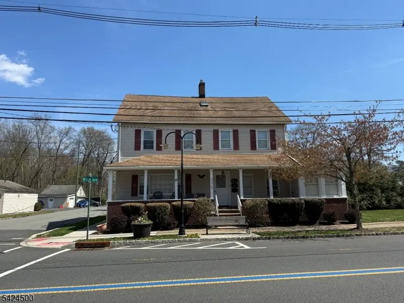 275 Main Ave #2, Long Hill Twp., NJ 07980