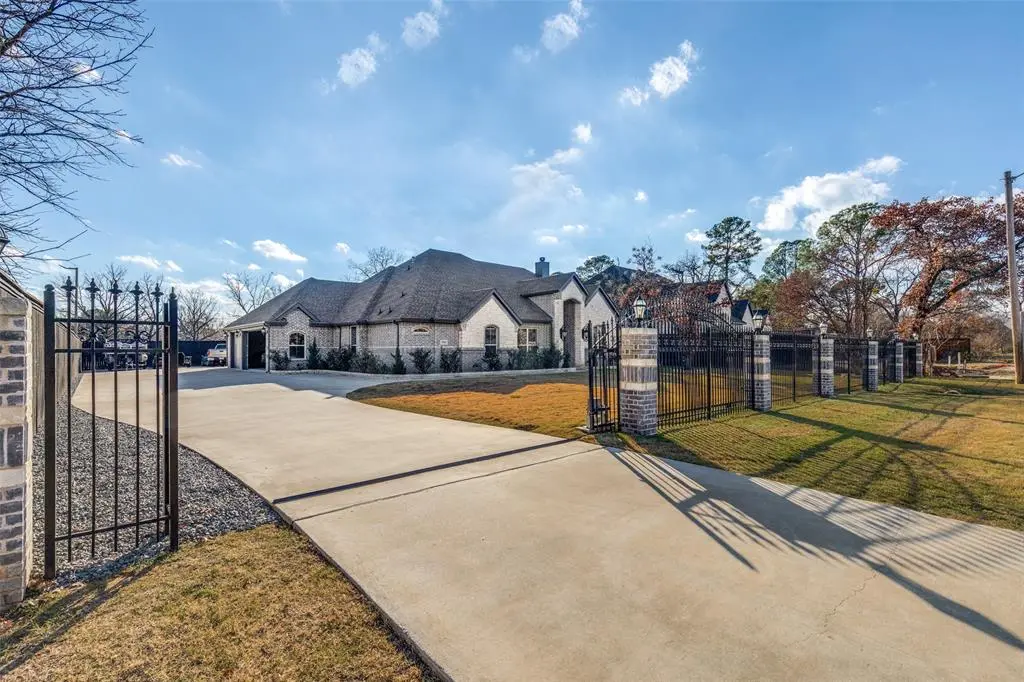 5108 Waterview Drive, Arlington, TX 76016