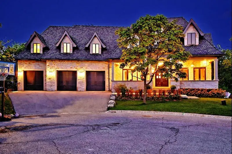 197 Sherwood PL, Newmarket, ON L3Y 8E5