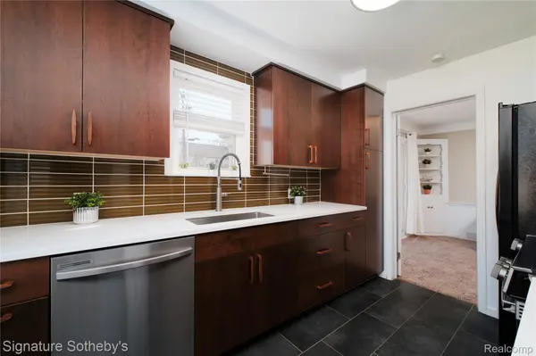 13621 Vernon ST, Oak Park, MI 48237