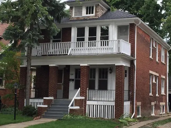 1052 BEACONSFIELD AVE., Grosse Pointe Park, MI 48230