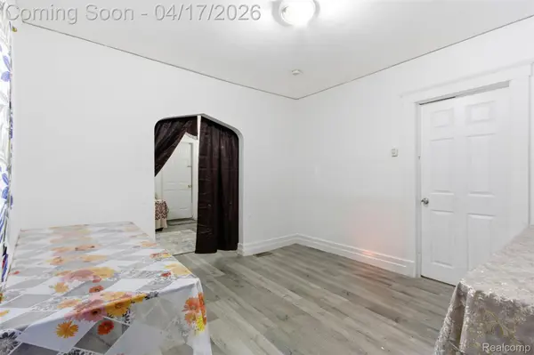 5056 Charles ST, Hamtramck, MI 48212