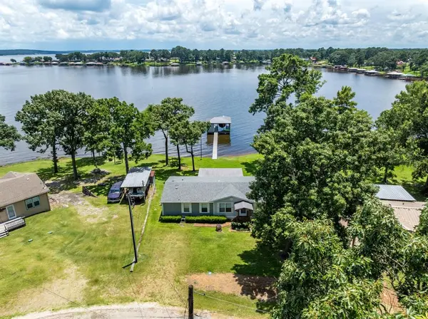 21516 Water Ridge Road, Chandler, TX 75758