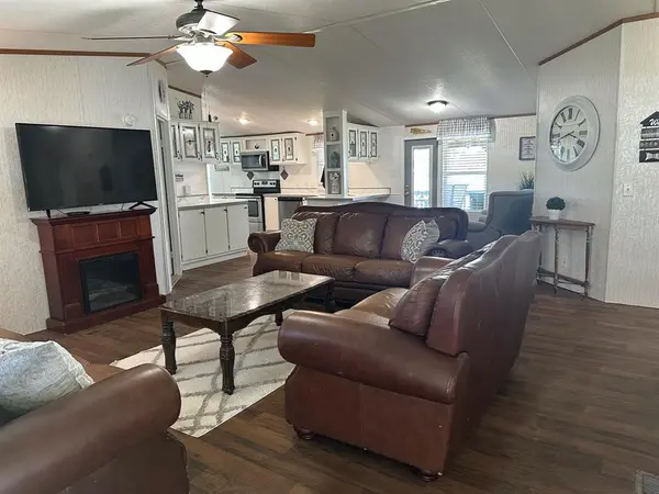 21516 Water Ridge Road, Chandler, TX 75758