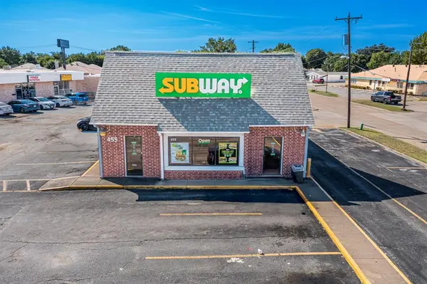 455 W Pioneer Parkway, Grand Prairie, TX 75051