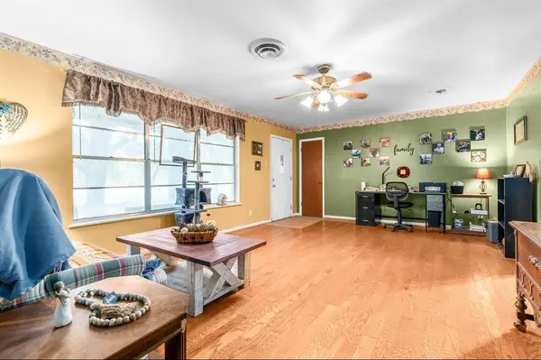 609 S Files Street, Itasca, TX 76055