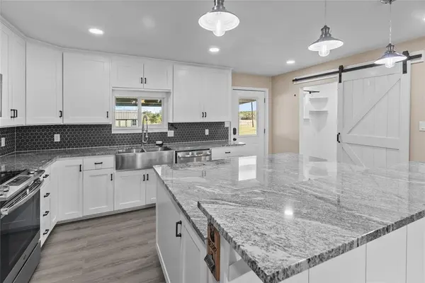 170 High Ridge Drive, Azle, TX 76020