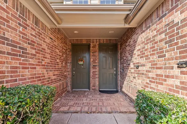 1857 Brookview Drive, Carrollton, TX 75007