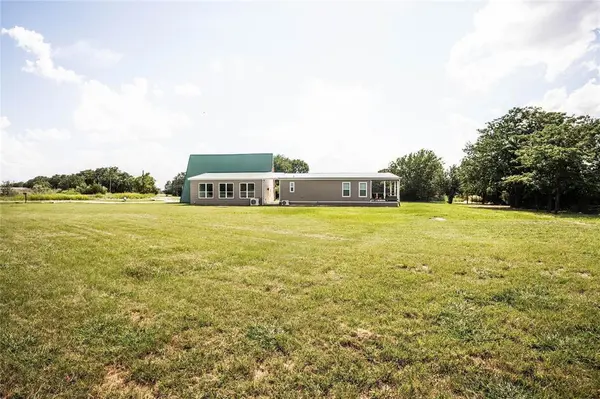 124 Greenhill Circle, Nocona, TX 76255