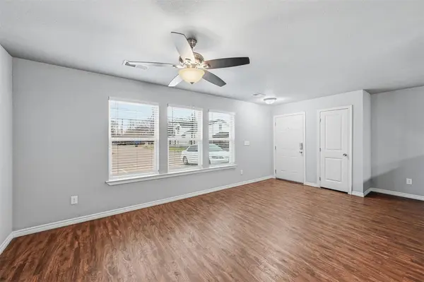 709 W Madison Street, Ennis, TX 75119