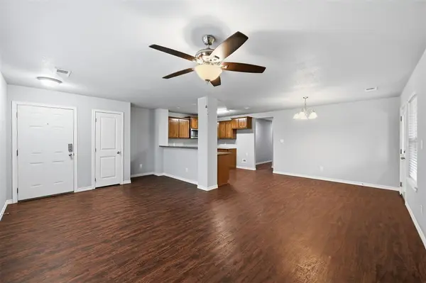 709 W Madison Street, Ennis, TX 75119