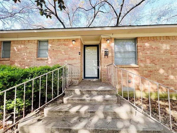 8715 Labron Avenue, Dallas, TX 75209