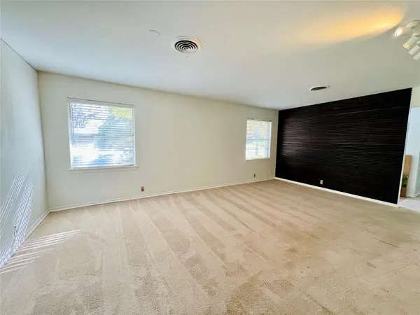 8715 Labron Avenue, Dallas, TX 75209