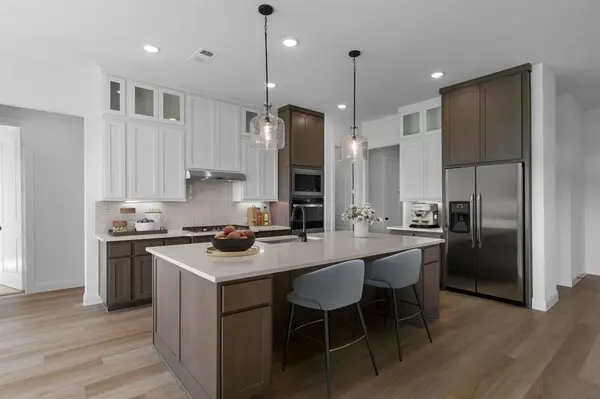 1099 Paradise Parkway, Poolville, TX 76487