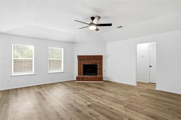 215 Willow Creek Lane, Terrell, TX 75160