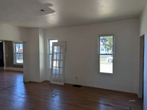 12 Ellis Ave, Chauncey, OH 45719