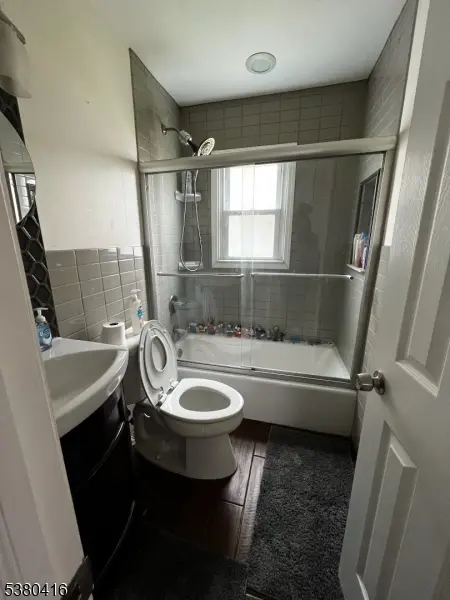 18 6Th St, Sayreville Boro, NJ 08872