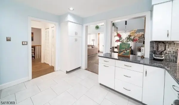 10081 Shearwater Ct #81, Jersey City, NJ 07305