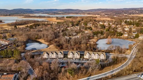 18 Park Drive #18, Clinton Town, NJ 08809