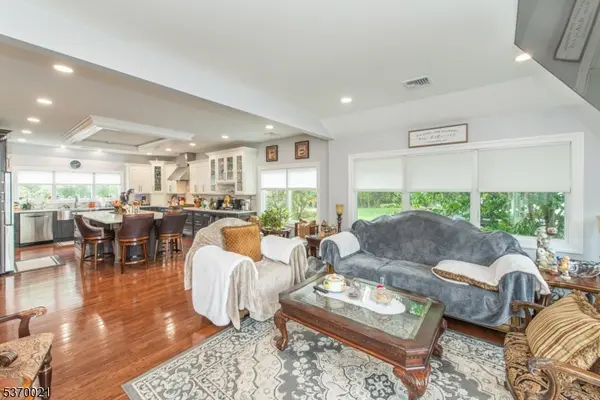 18 Cleary Pl, Fairfield Twp., NJ 07004