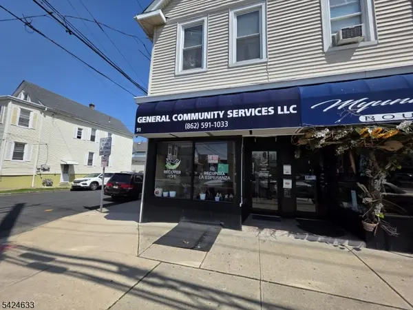 91 Lakeview Ave, Clifton City, NJ 07011