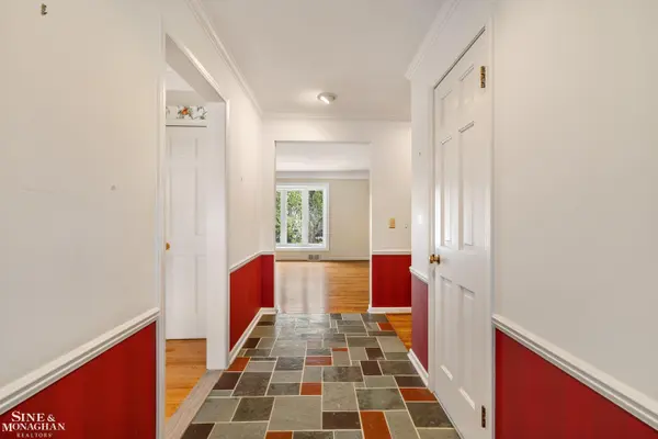 72 S Duval RD, Grosse Pointe Shores, MI 48236