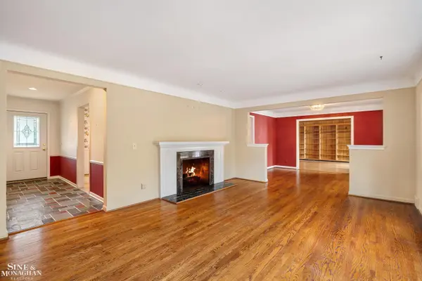 72 S Duval RD, Grosse Pointe Shores, MI 48236