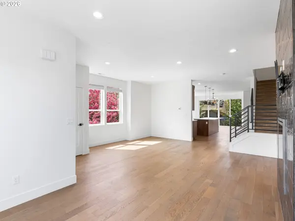 5623 N GAY AVE, Portland, OR 97217