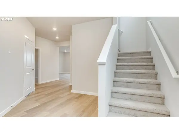 9422 SE Crystal Rose ST, Gresham, OR 97080