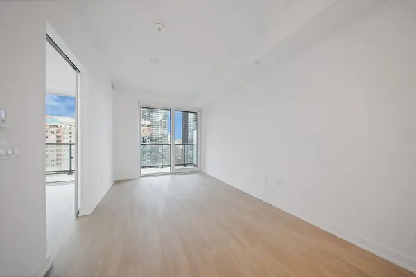 634 Church ST #1706, Toronto C08, ON M4Y 2G3