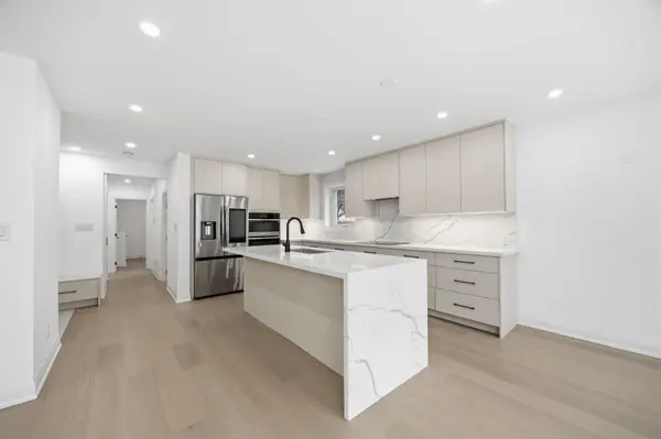 55 Cocksfield AVE #Main, Toronto C06, ON M3H 3S7