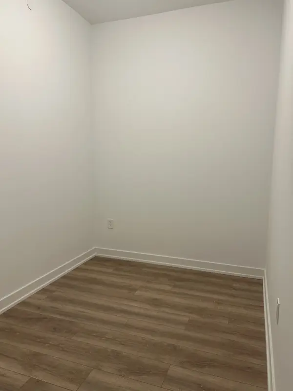 634 Church ST #1607, Toronto C08, ON M4Y 2G3