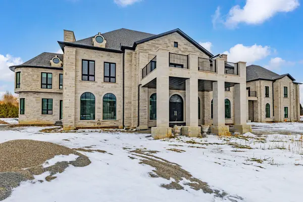 15 Eden Vale DR, King, ON L7B 1L8