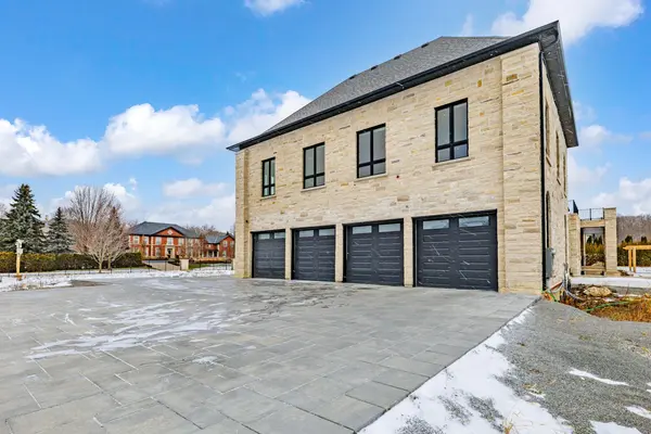 15 Eden Vale DR, King, ON L7B 1L8