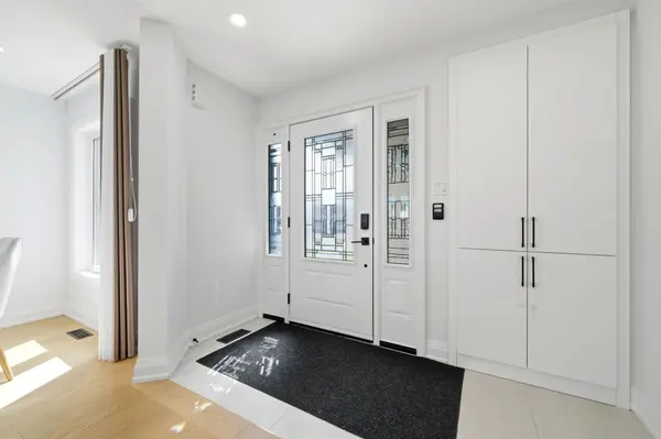 1124 Corrie ST, Innisfil, ON L9S 1W9