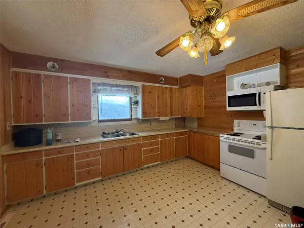 127 Helen STREET, Chitek Lake, SK S0J 0L0