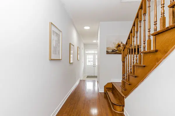 10 Eastlake RD, Brampton, ON L7A 3S2