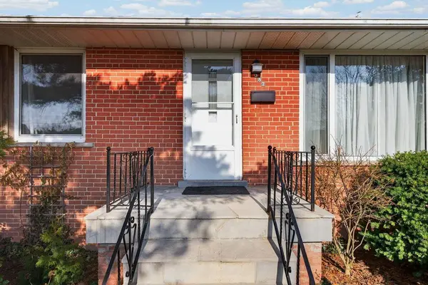 387 Walton ST, Oakville, ON L6K 1R7